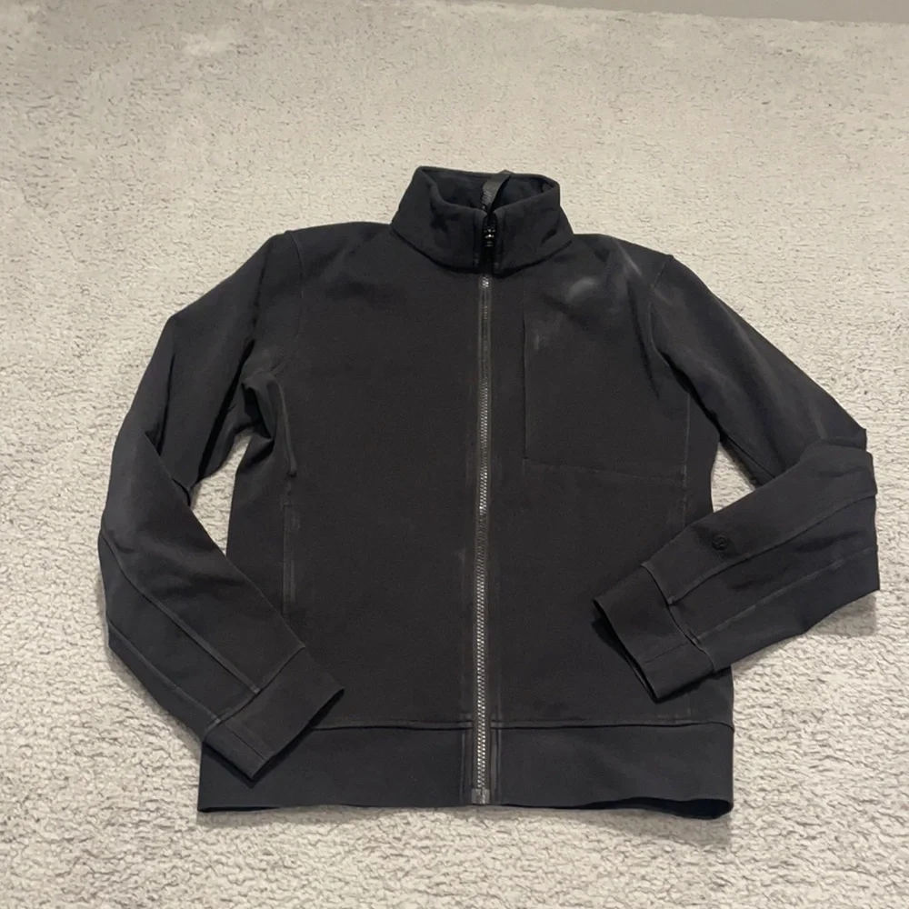 Lululemon Sojourn Jacket size XS color black